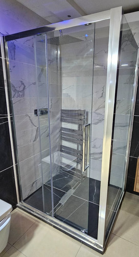 Display lakes showering - ex,