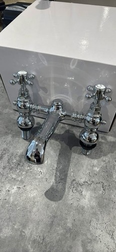 Display bath taps open - ex,