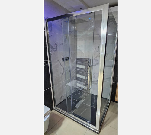 Display lakes showering - ex,
